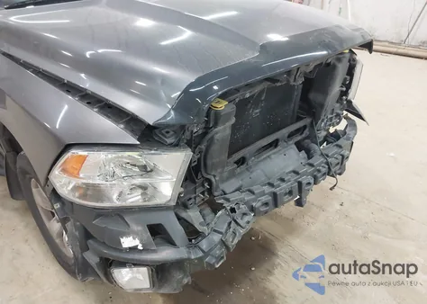 2018 Ram 1500 Express 4X4 6'4 Box z USA, uszkodzony, nr VIN 1C6RR7FG1JS282625